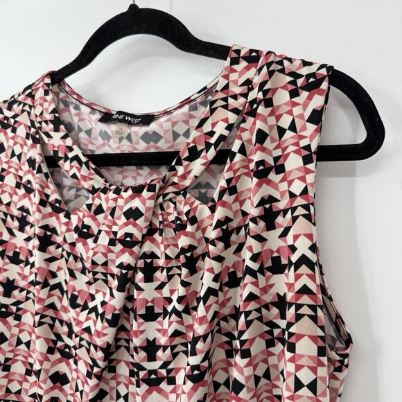 Nine West Sleeveless Top Size 1X Twist Neck Slinky Knit Colorful Geometric - Picture 3 of 11